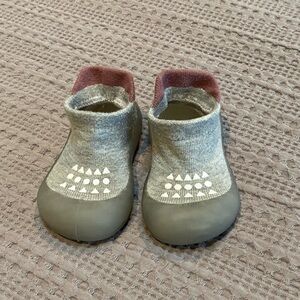 Baby Sock-Shoes 6-9 Months